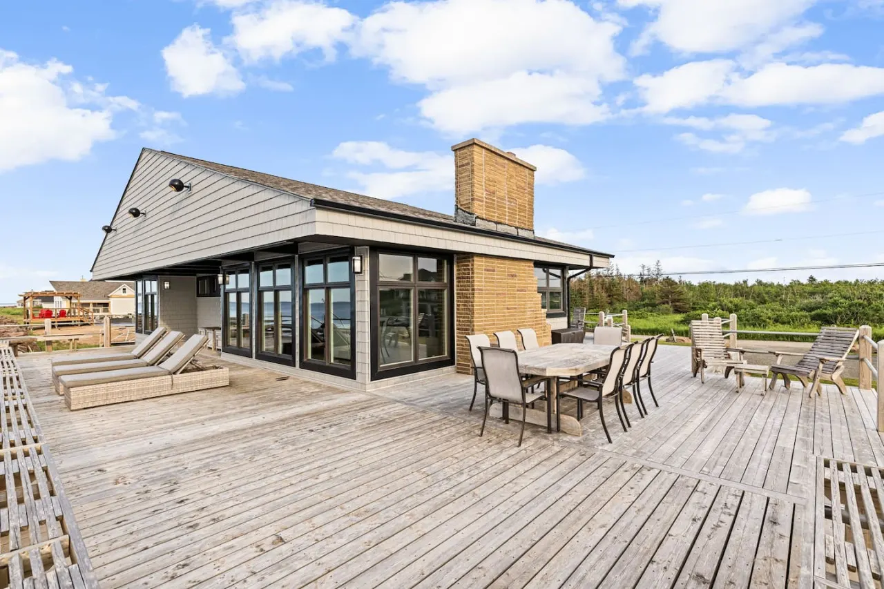 3 bedroom Waterfront Oasis