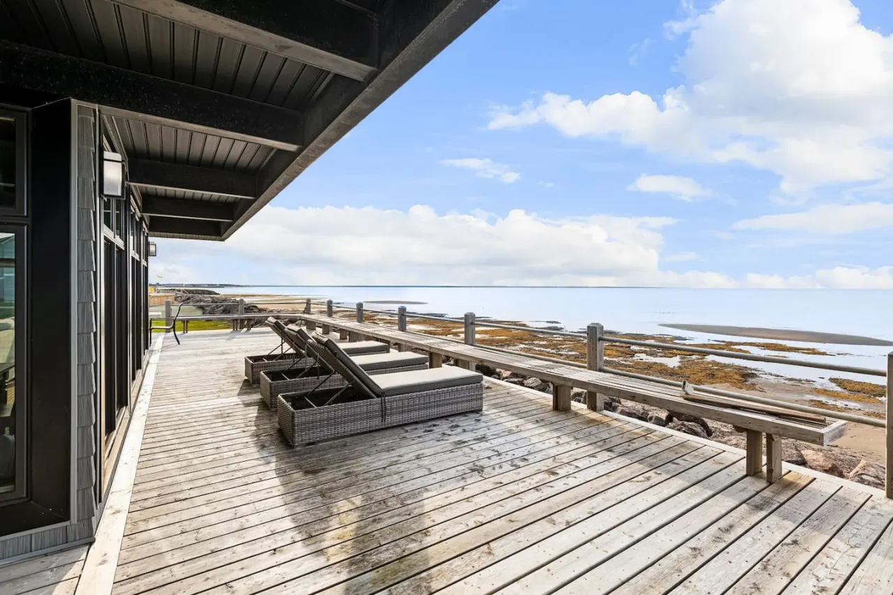 3 bedroom Waterfront Oasis 2