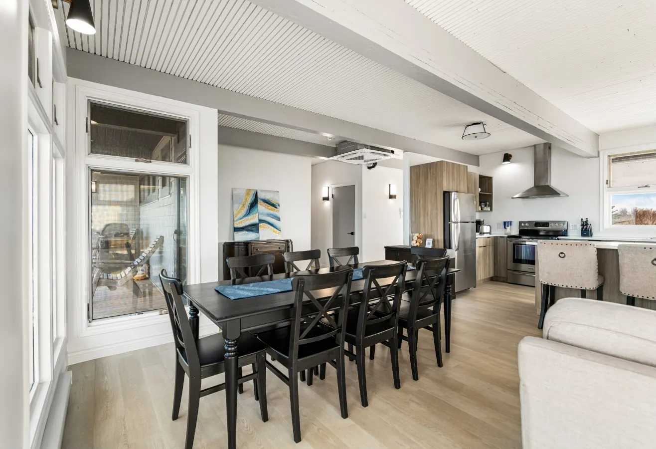 3 bedroom Waterfront Oasis 10