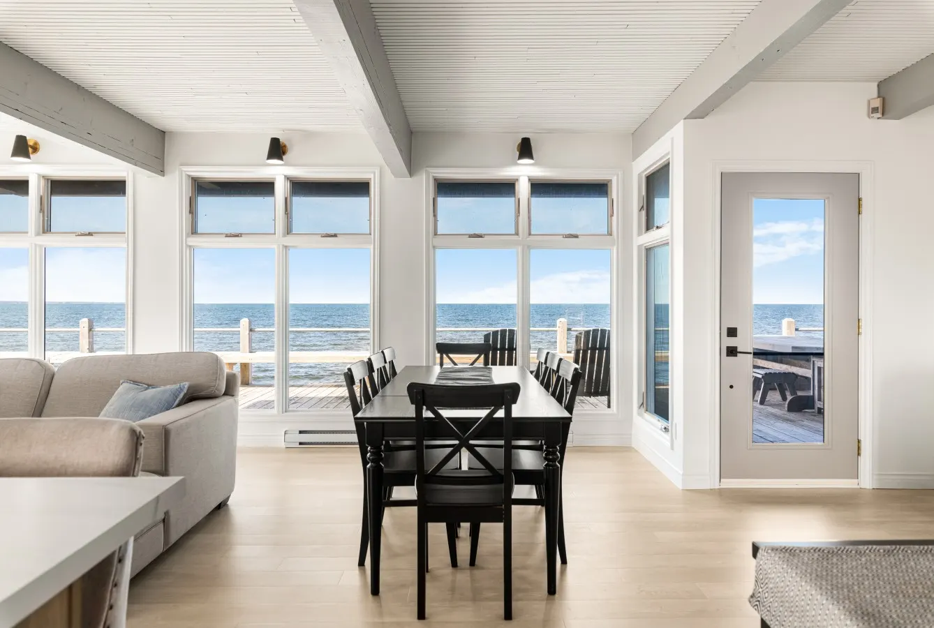 3 bedroom Waterfront Oasis 12
