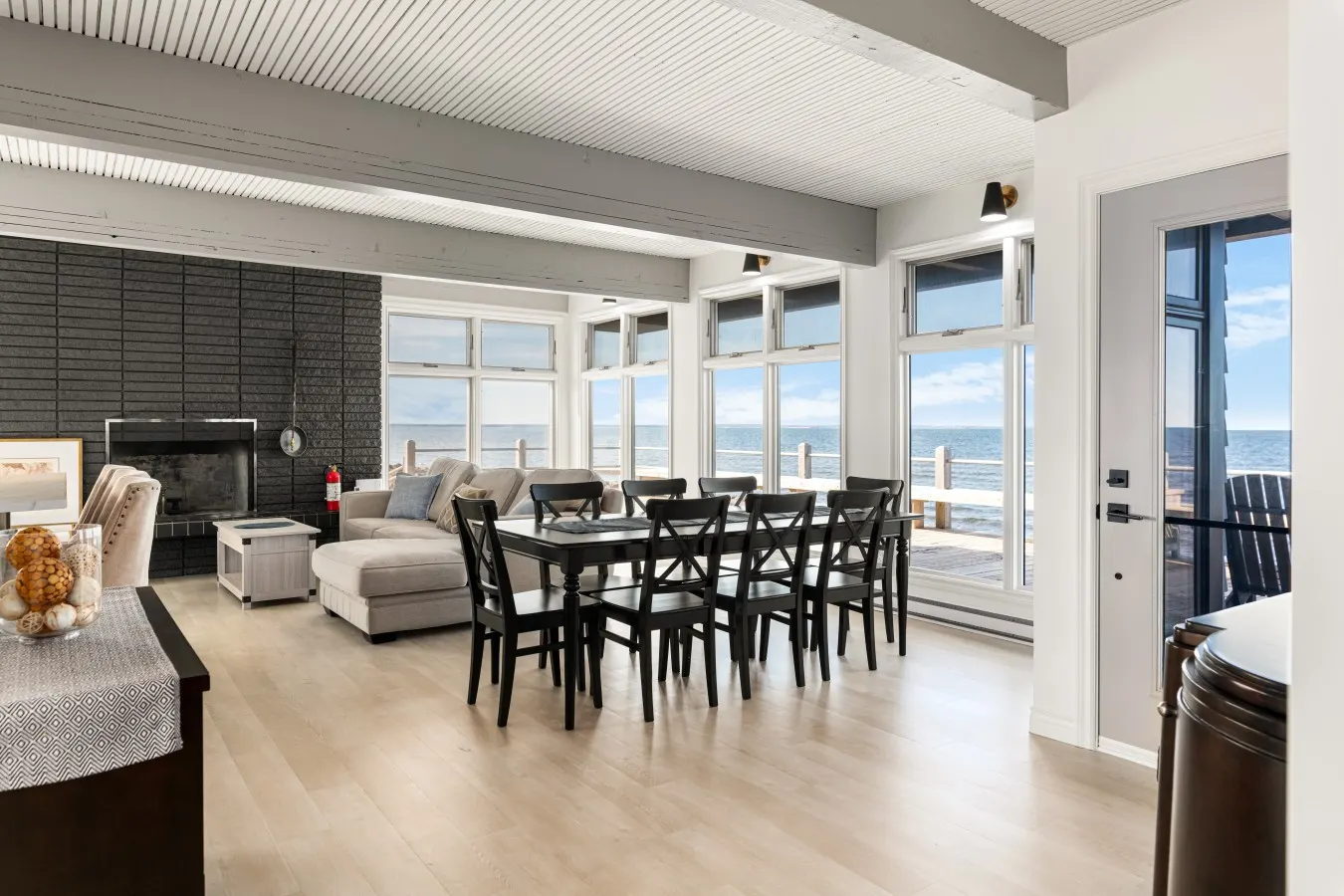 3 bedroom Waterfront Oasis 13
