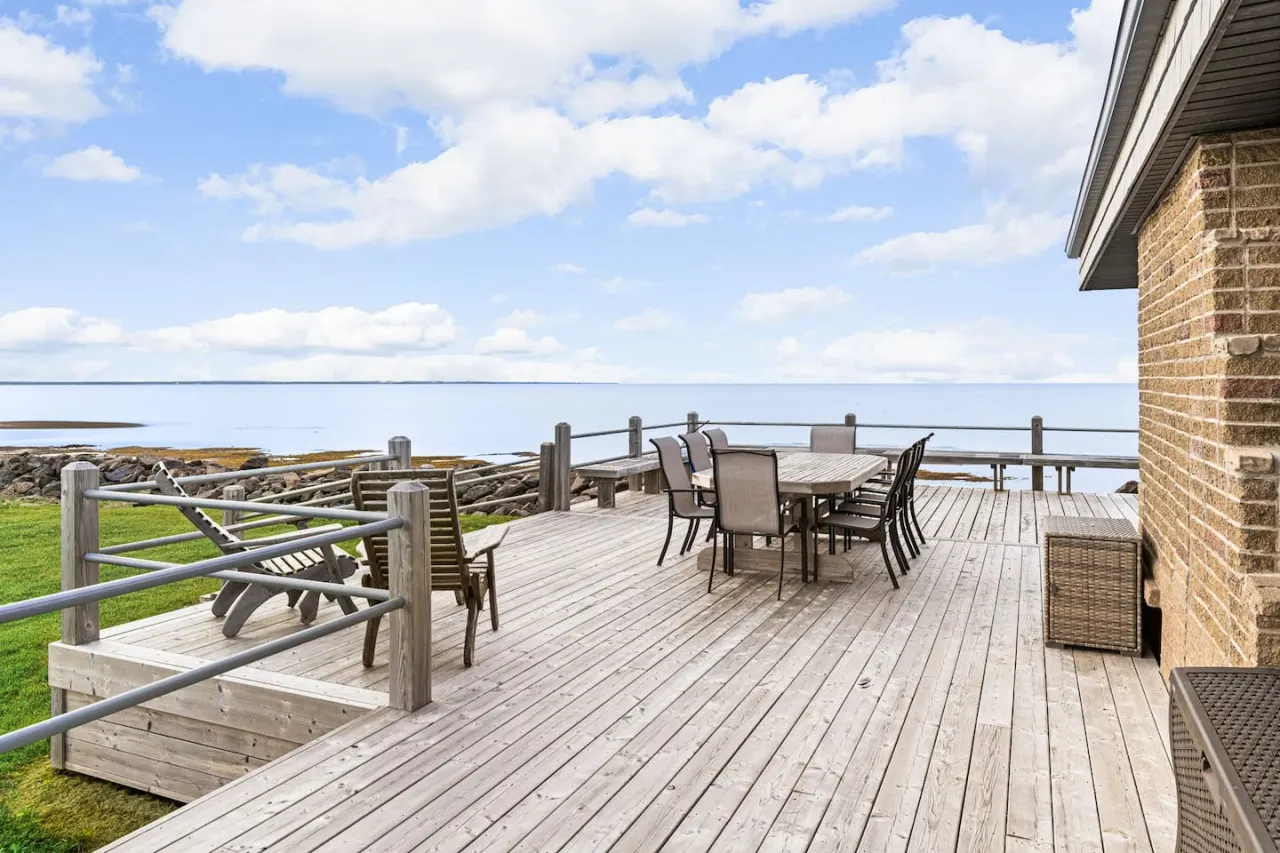 3 bedroom Waterfront Oasis 4