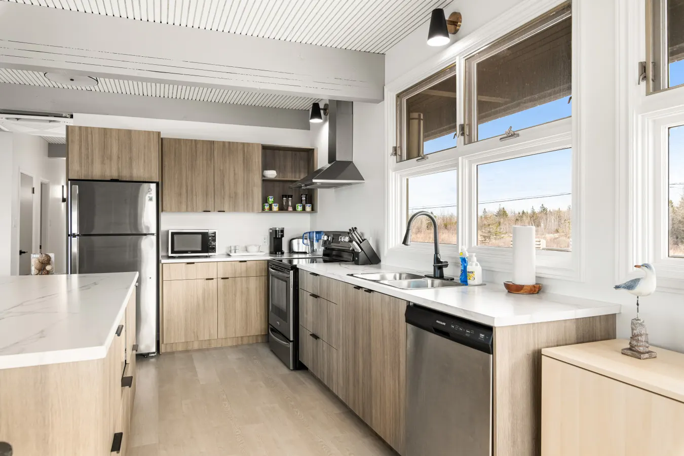 3 bedroom Waterfront Oasis 6