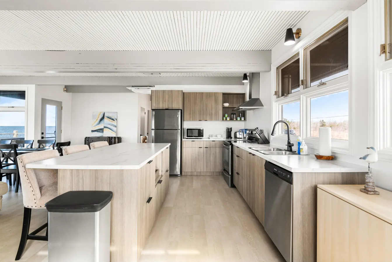 3 bedroom Waterfront Oasis 7