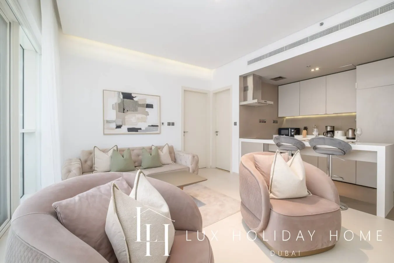 LUX The West Avenue Dubai Marina Suite 9