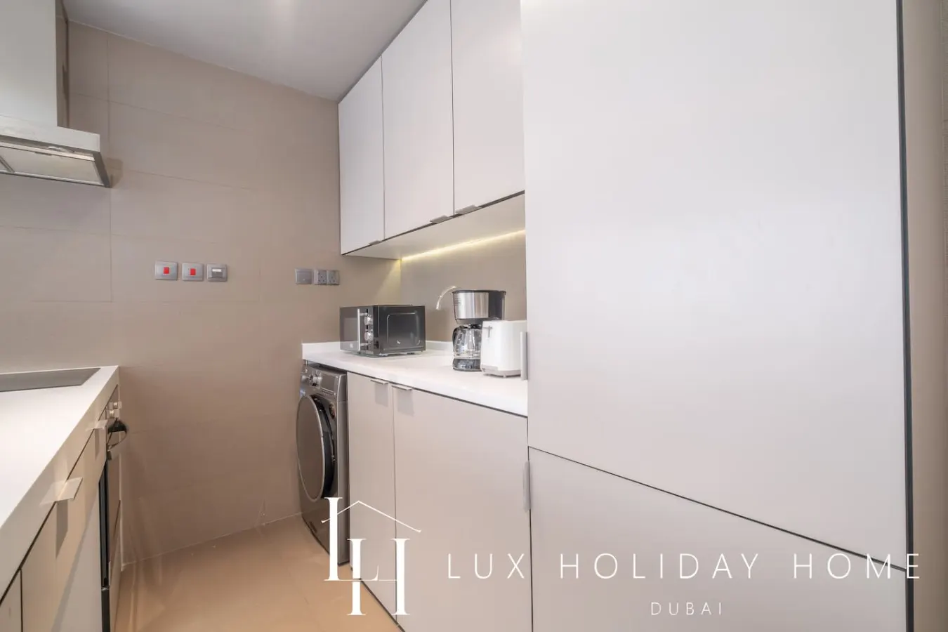 LUX The West Avenue Dubai Marina Suite 11