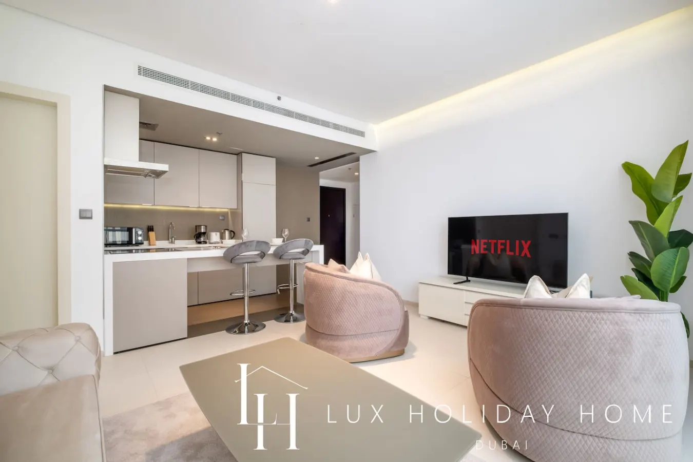 LUX The West Avenue Dubai Marina Suite 12