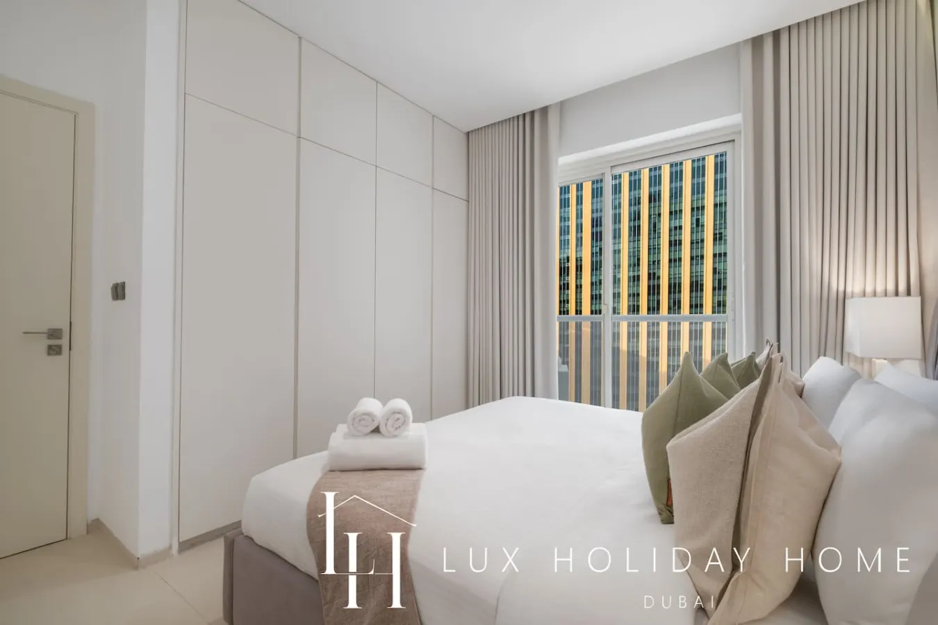 LUX The West Avenue Dubai Marina Suite 14