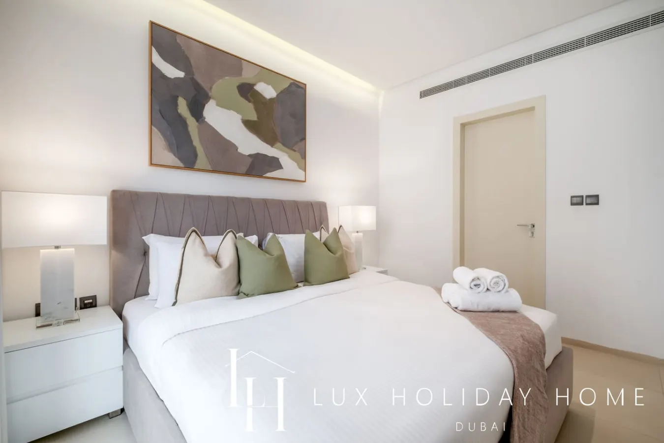 LUX The West Avenue Dubai Marina Suite 15