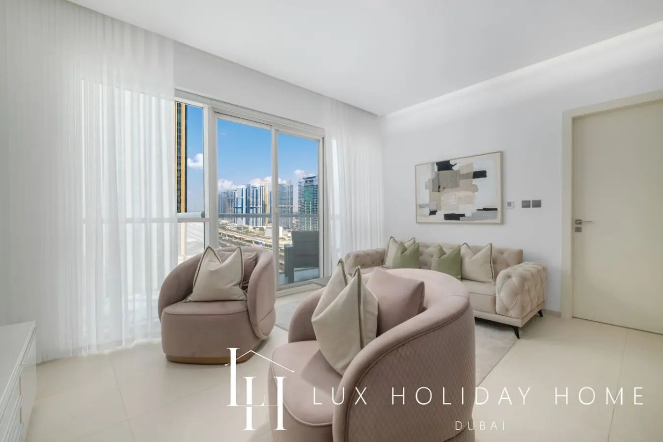 LUX The West Avenue Dubai Marina Suite 7