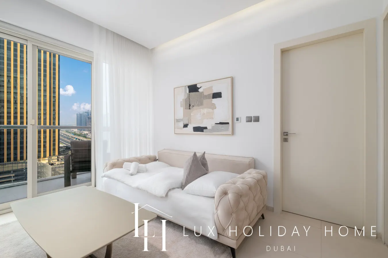 LUX The West Avenue Dubai Marina Suite 8
