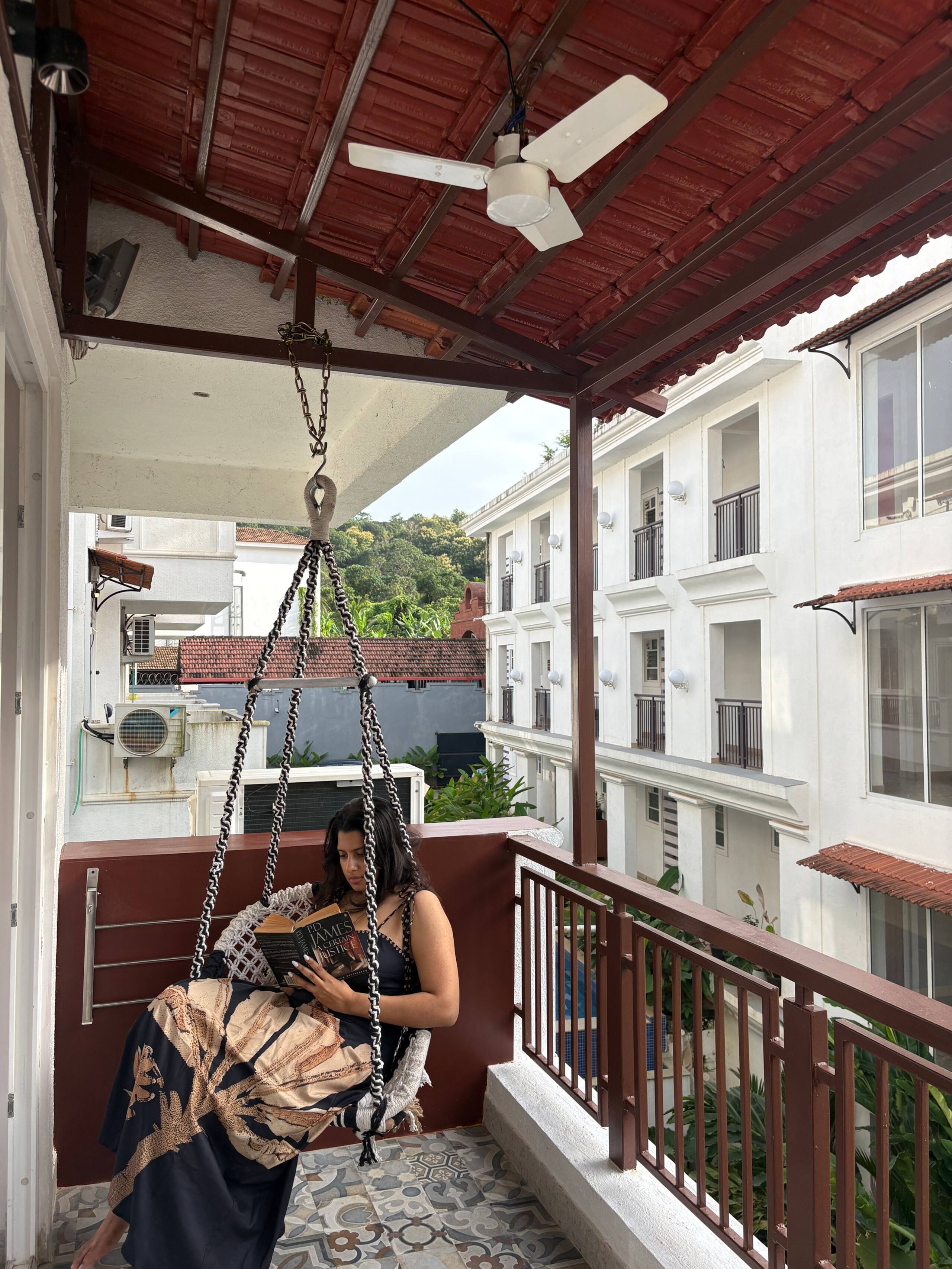 Scenic 1 bhk with bathtub in Siolim |Mimoso stays 37