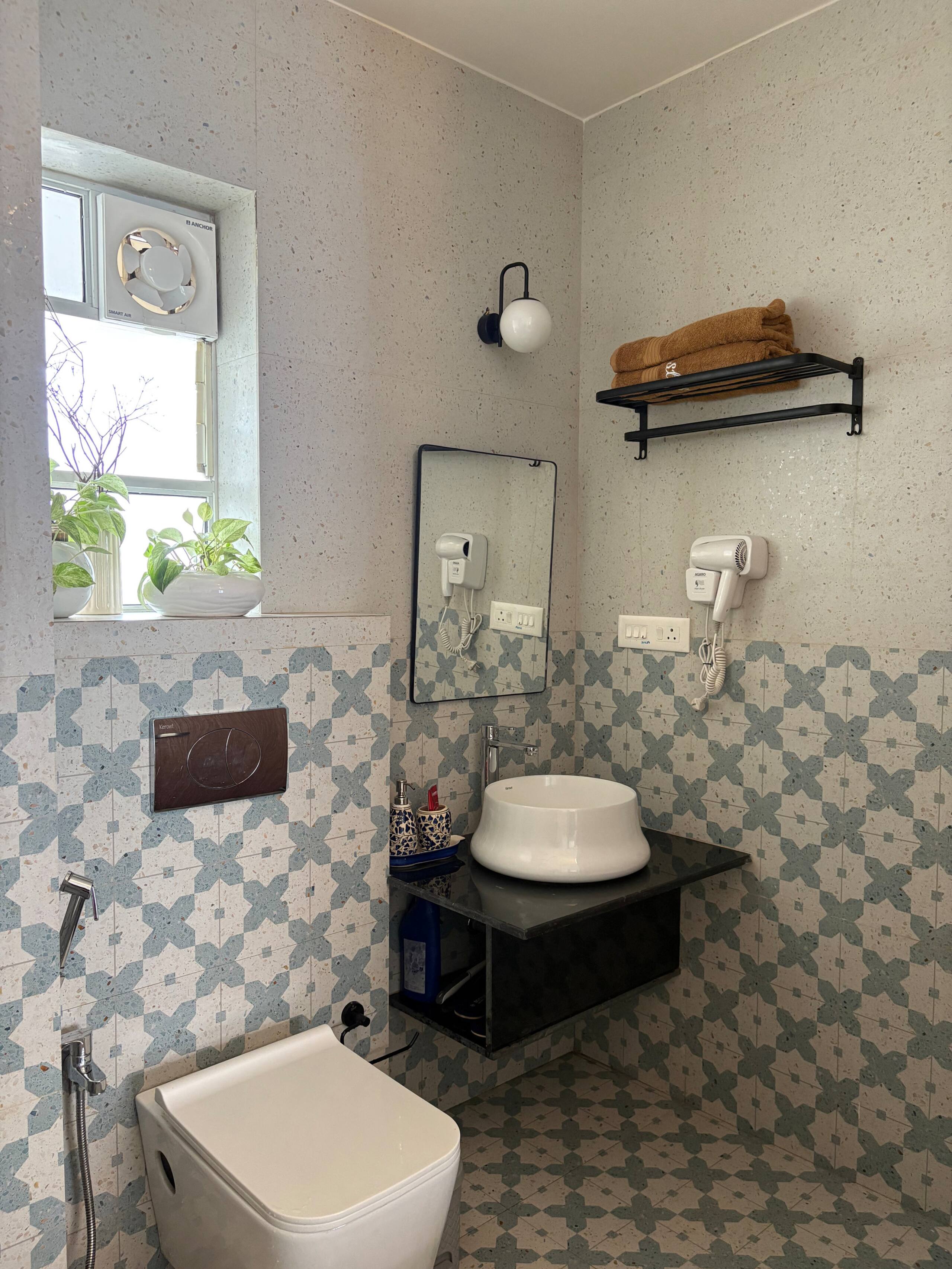 Scenic 1 bhk with bathtub in Siolim |Mimoso stays 30