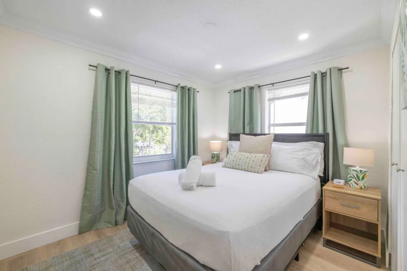 Large 8 Beds/4 Bath Heated Pool House Delray Beach 17