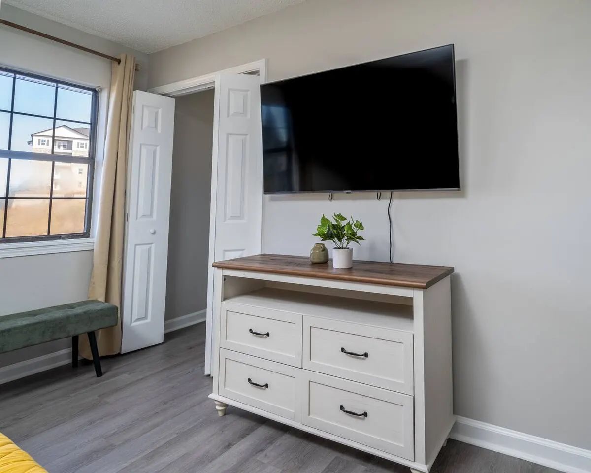 Rustic Oakwood Townhouse 13