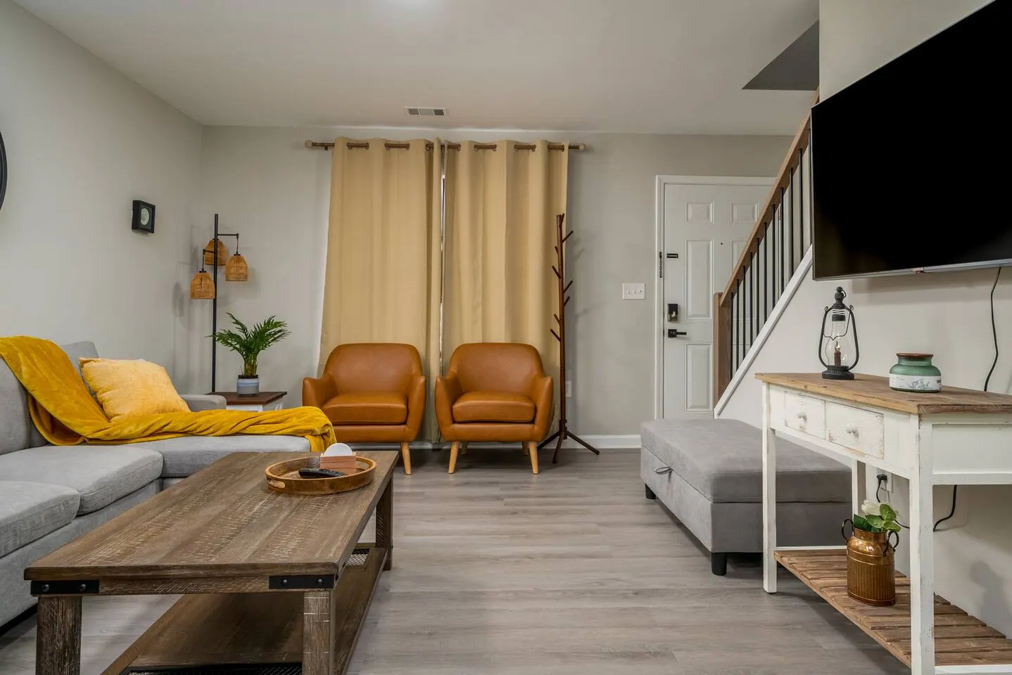 Rustic Oakwood Townhouse 6