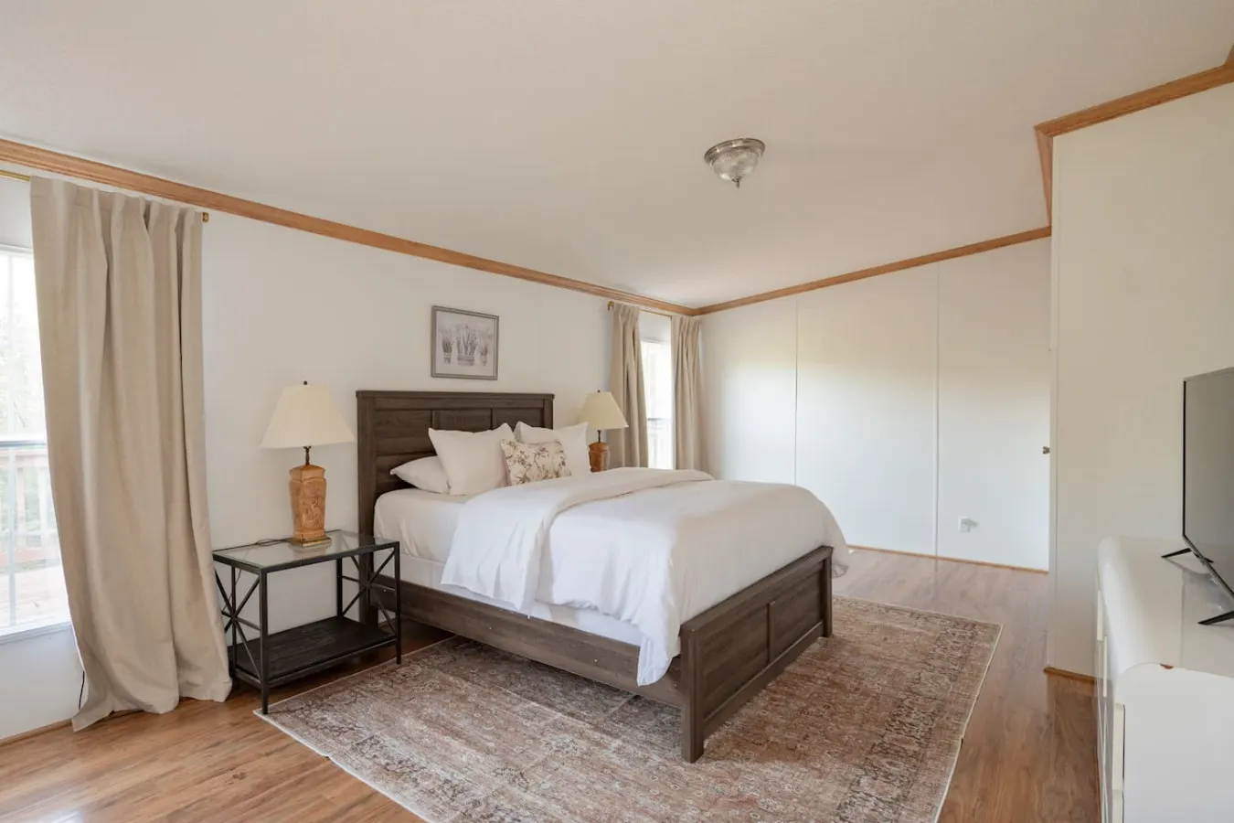 Tranquil 4-BDR Escape | 2King Beds + Free Parking* — photo 4