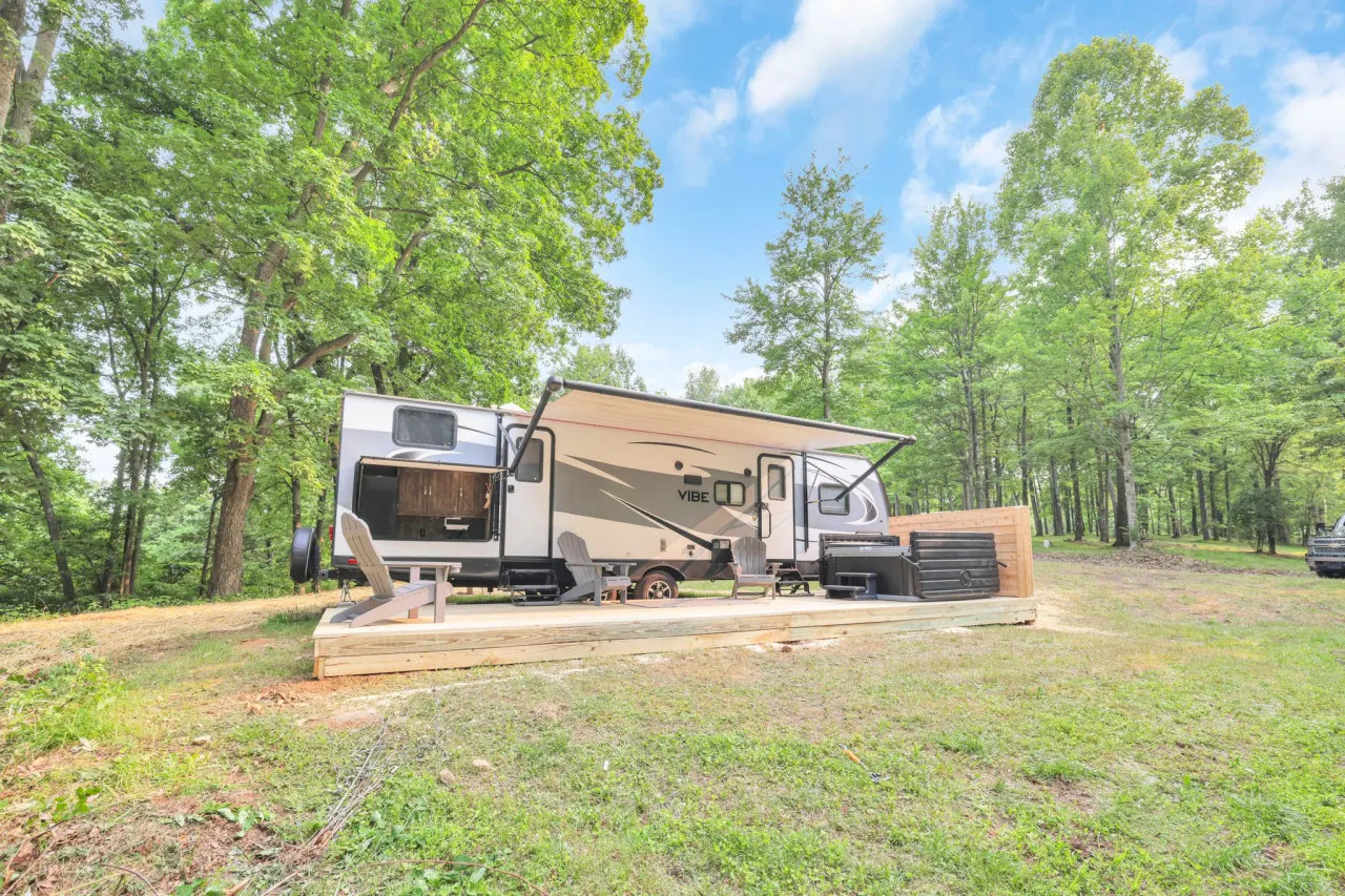 Gentle Breeze Cabins: The Chestnut Camper