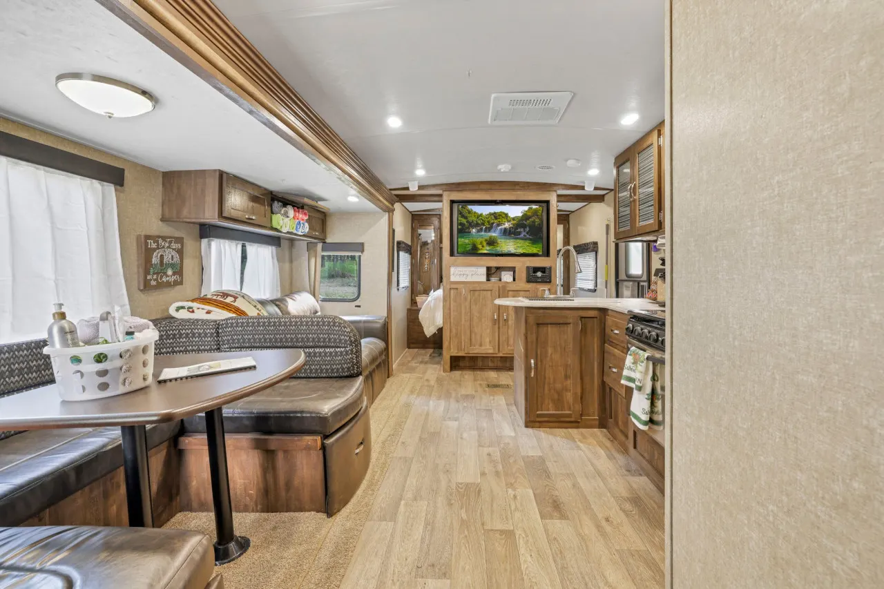 Gentle Breeze Cabins: The Chestnut Camper 15