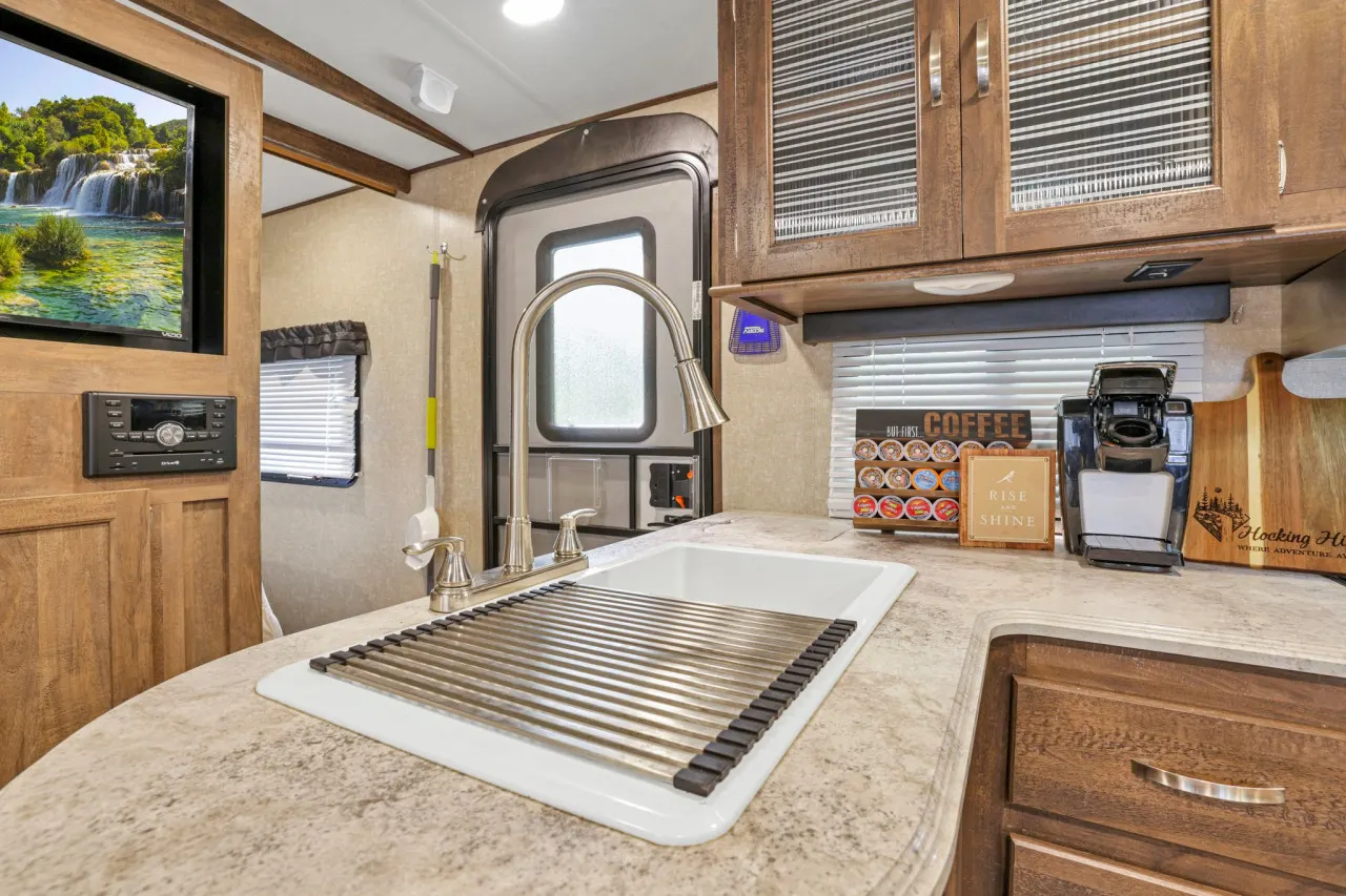 Gentle Breeze Cabins: The Chestnut Camper 18