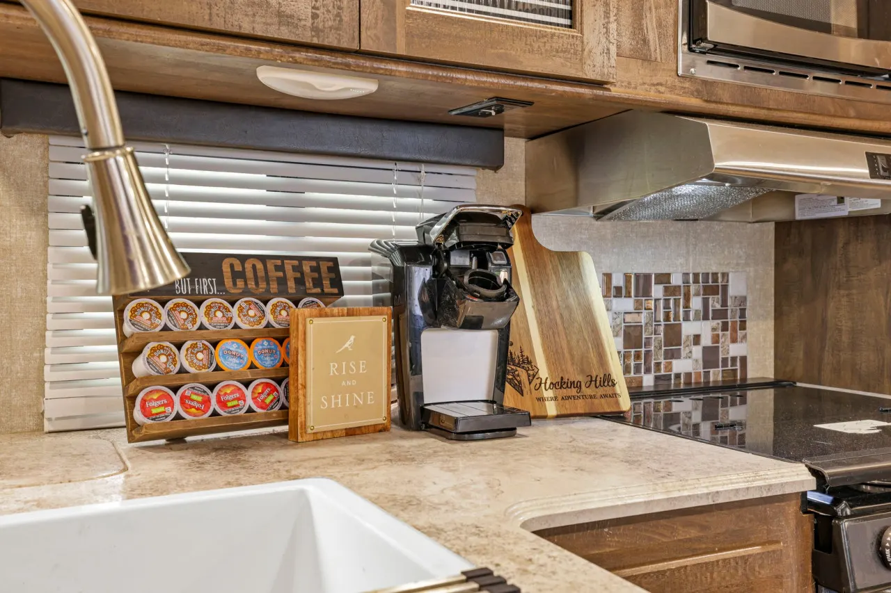 Gentle Breeze Cabins: The Chestnut Camper 19