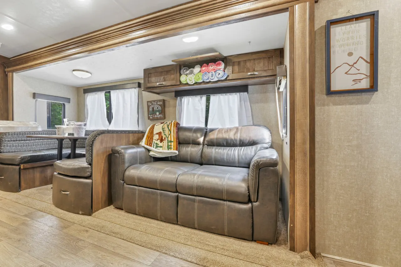 Gentle Breeze Cabins: The Chestnut Camper 20