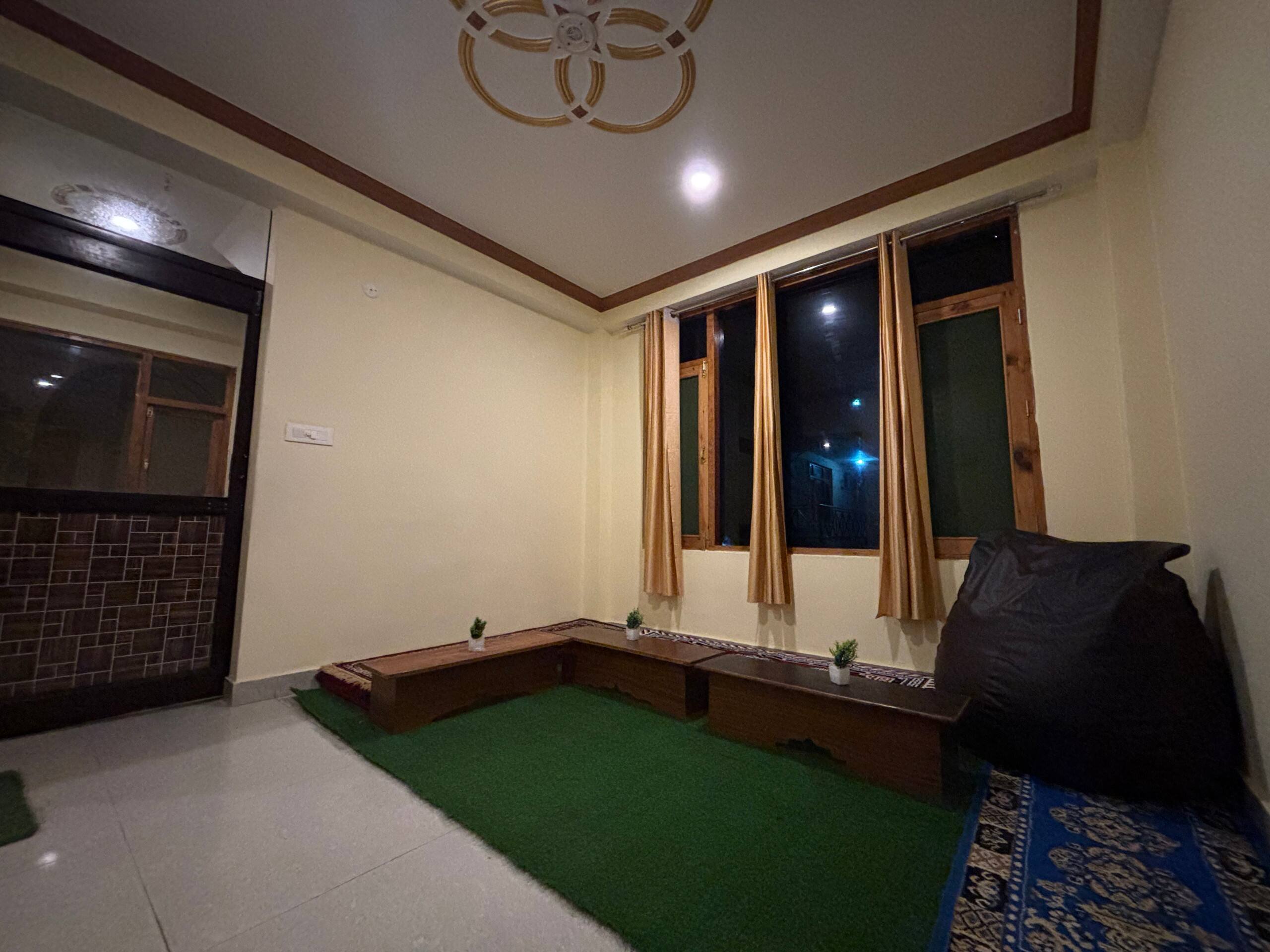 Three Room Set (Himalayan Tradition) 11