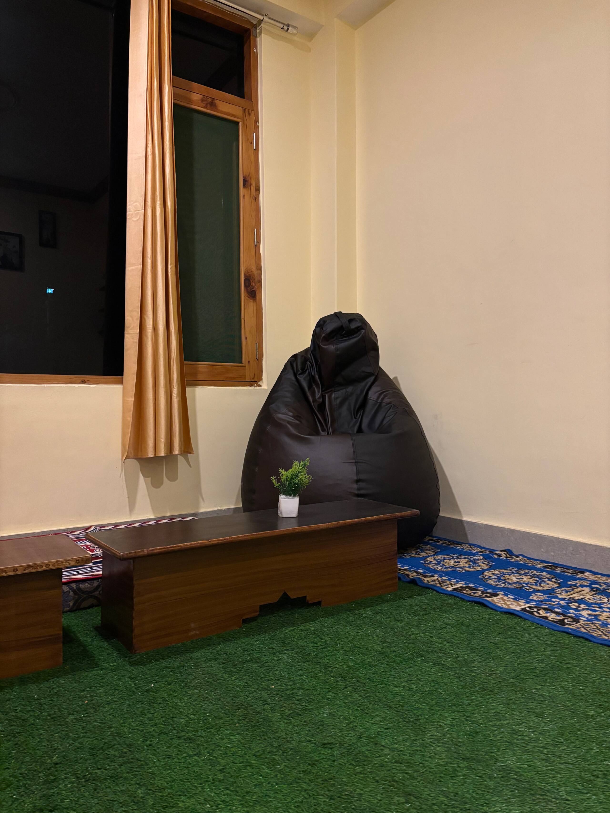 Three Room Set (Himalayan Tradition) 10