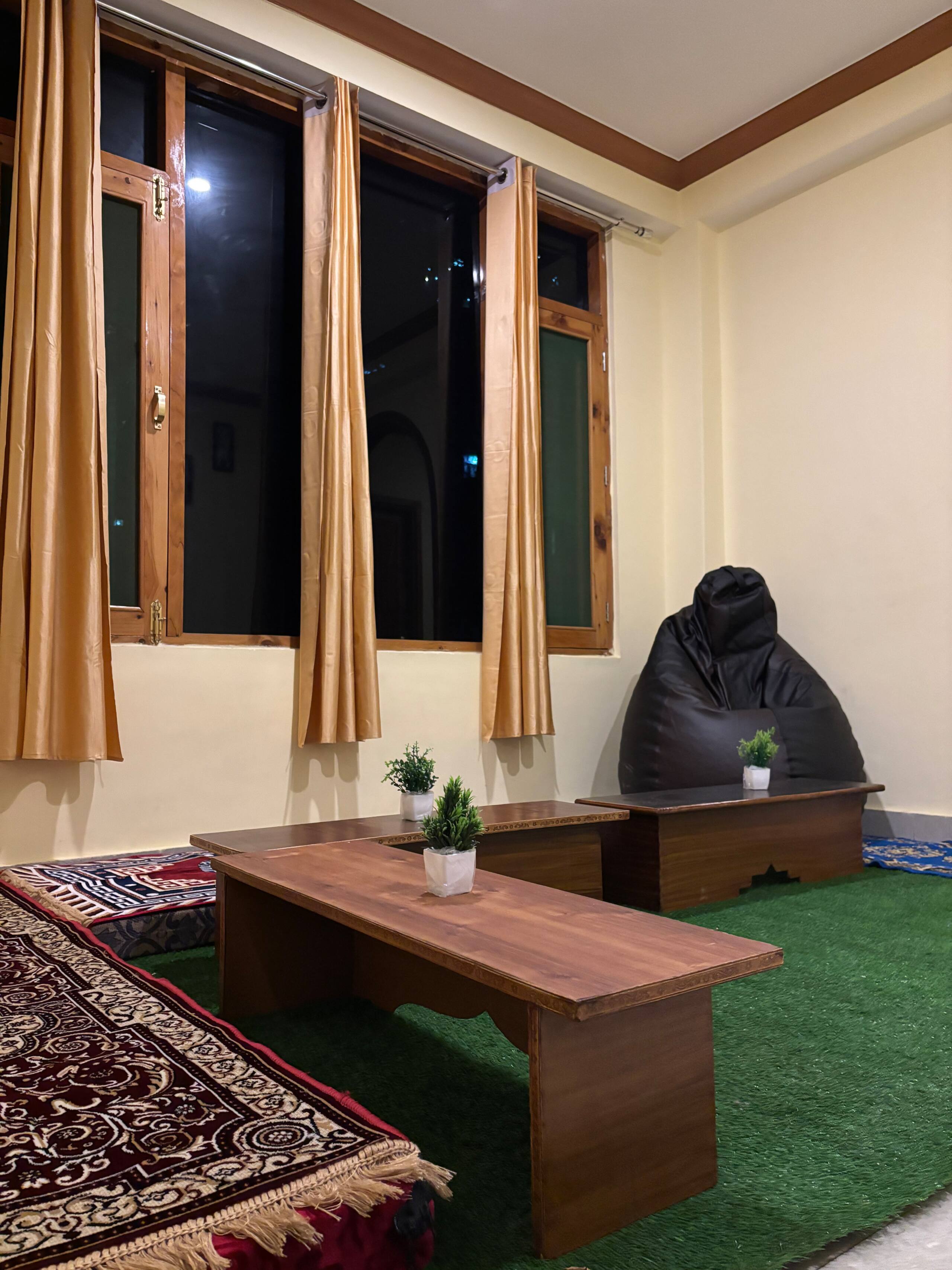 Three Room Set (Himalayan Tradition) 12