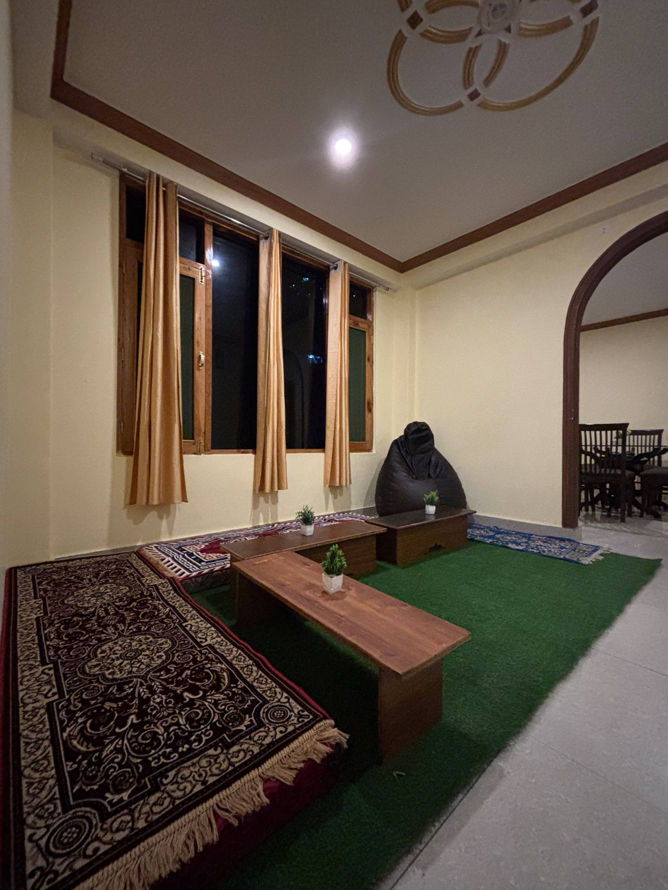 Three Room Set (Himalayan Tradition) 9
