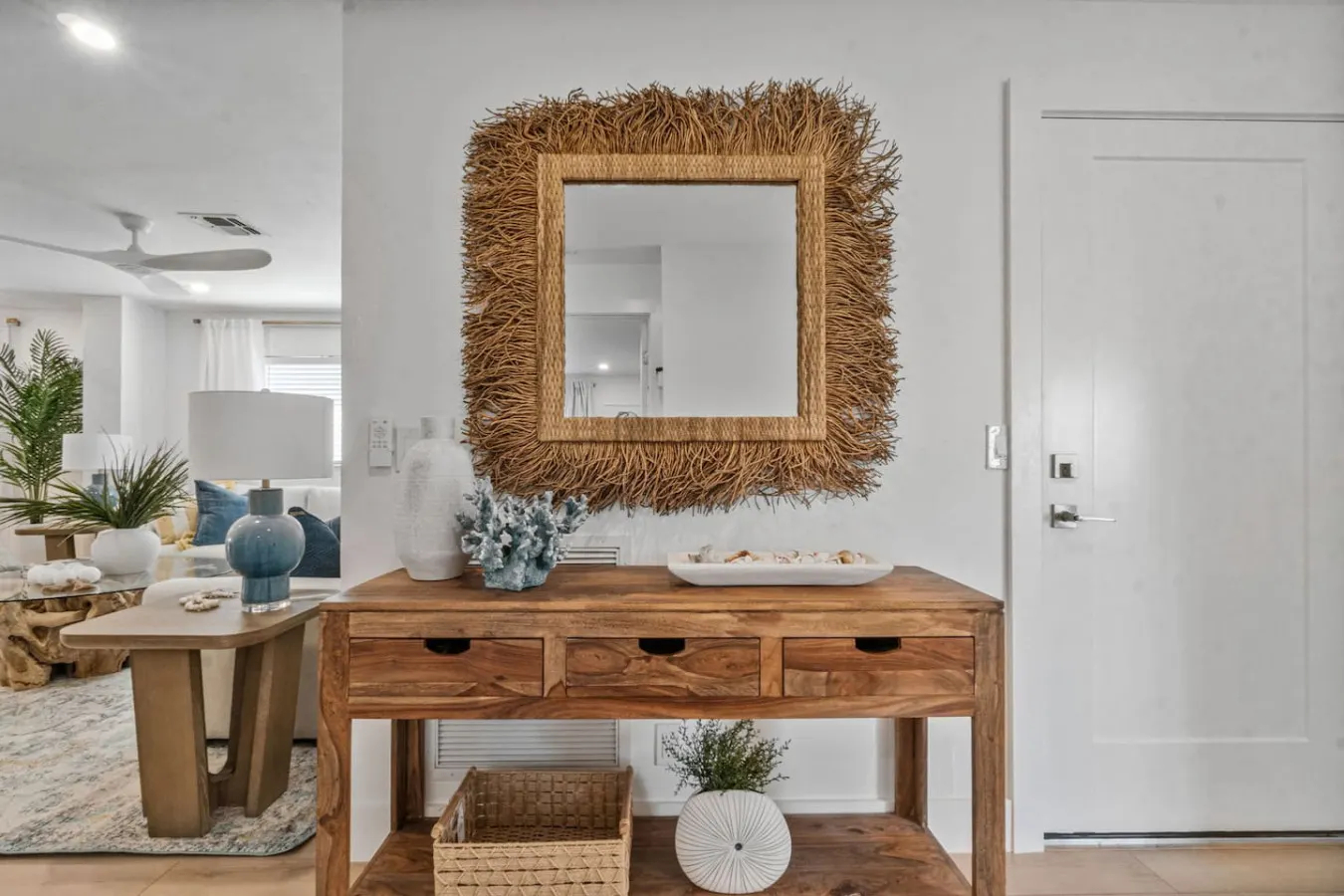 Goldfish Beach House 10