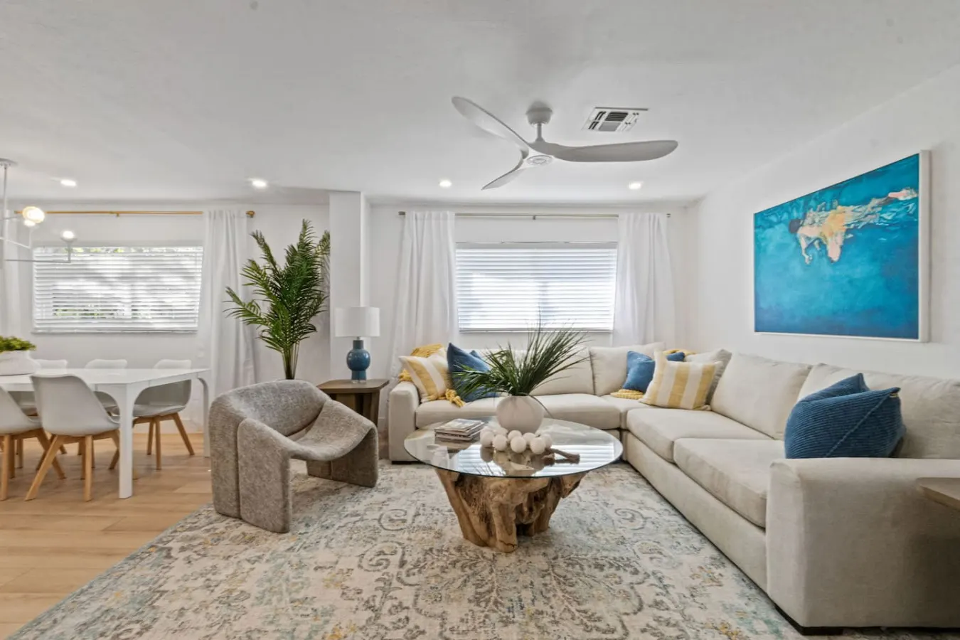 Goldfish Beach House 11
