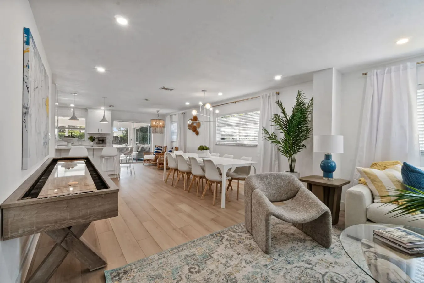 Goldfish Beach House 13