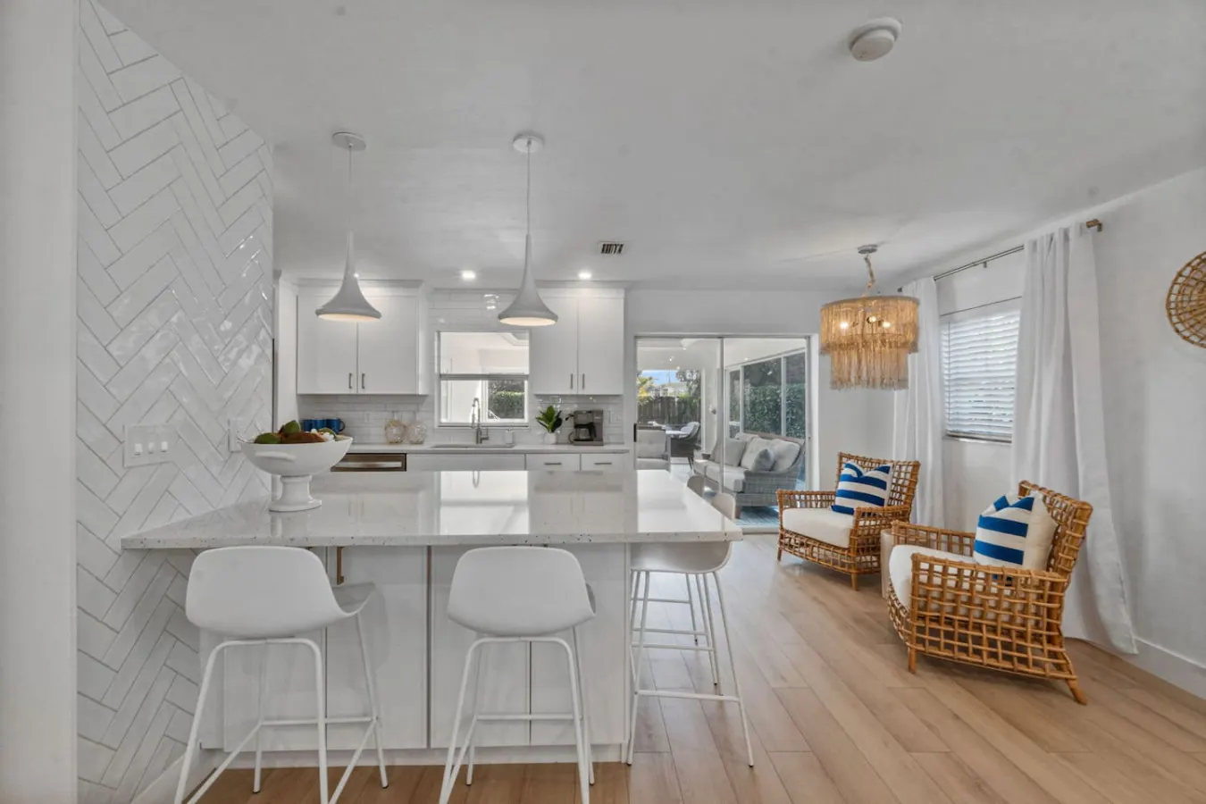 Goldfish Beach House 19
