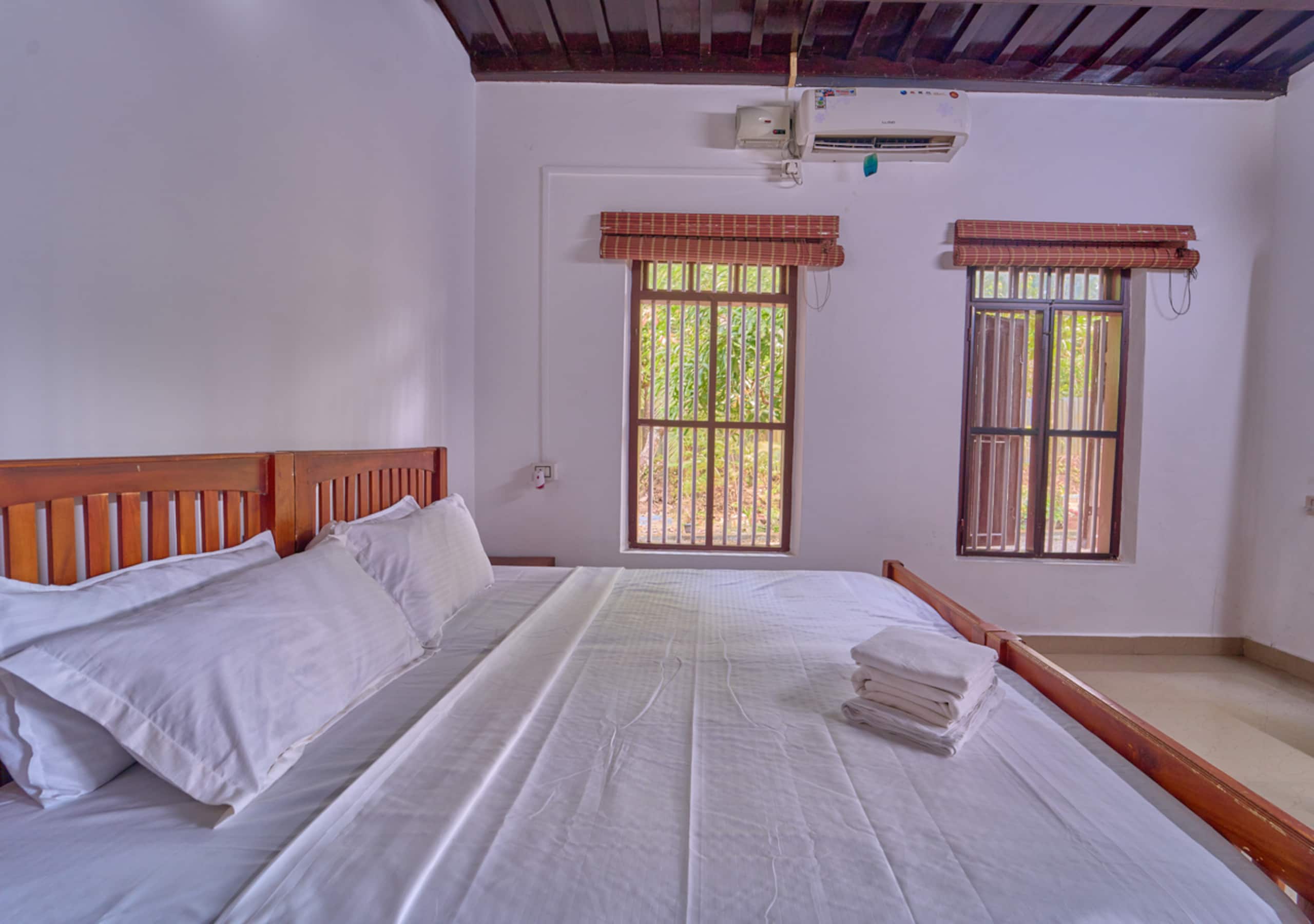 Alappuzha Lakefront Heritage Home | Backwaters 20