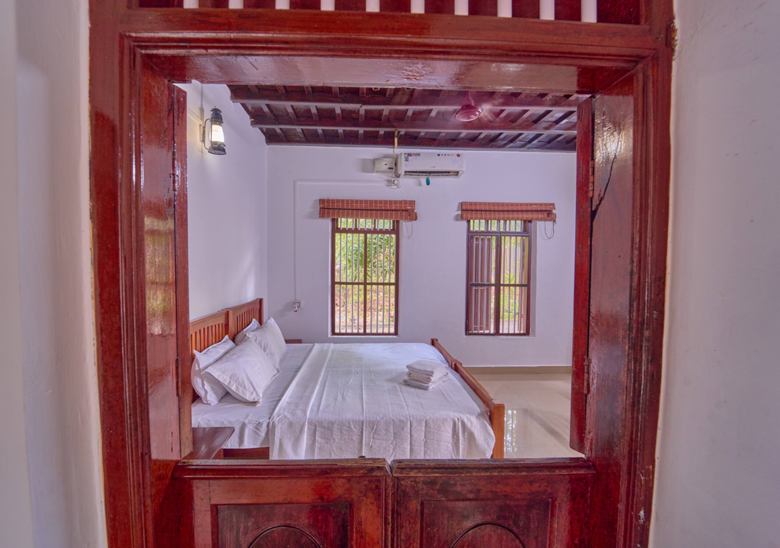 Alappuzha Lakefront Heritage Home | Backwaters 5