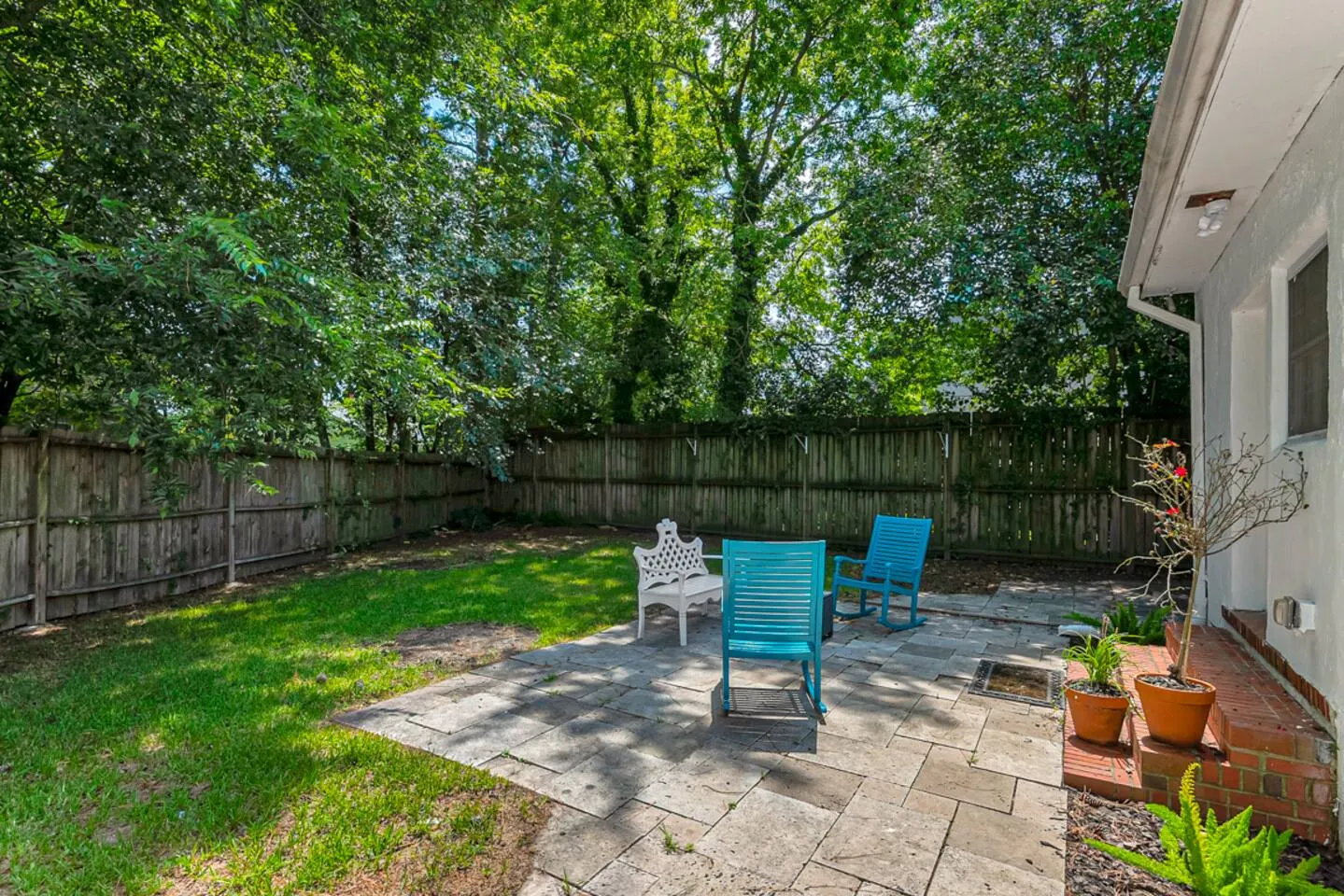 Norfolk Beach Casita Fenced Yard + Dogs 4