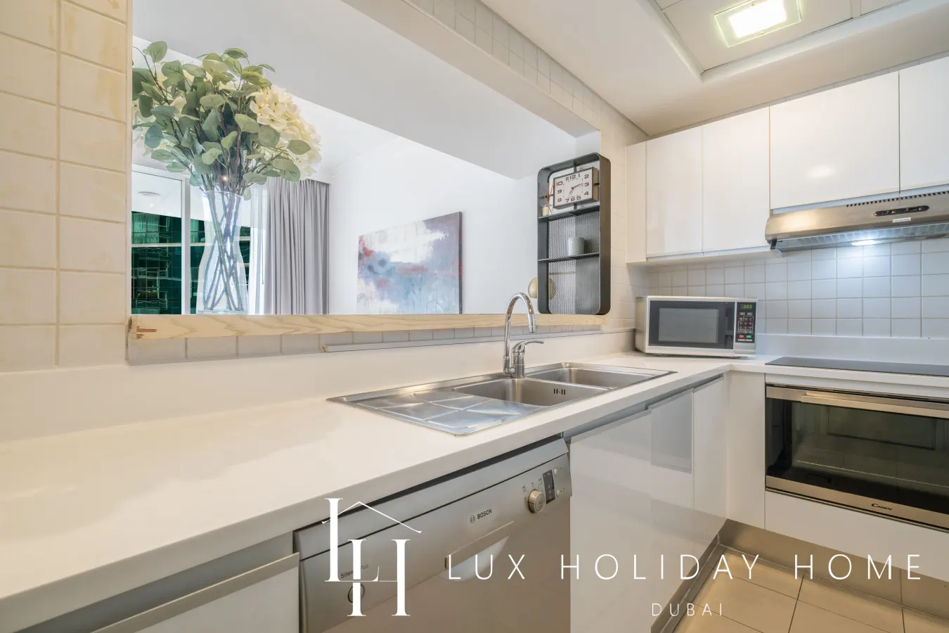 LUX The JBR Beach Sea View Suite 14