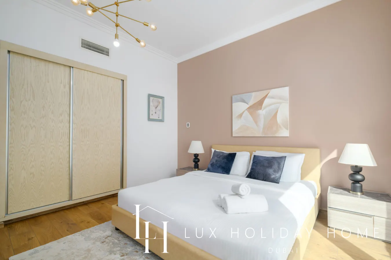 LUX The JBR Beach Sea View Suite 16