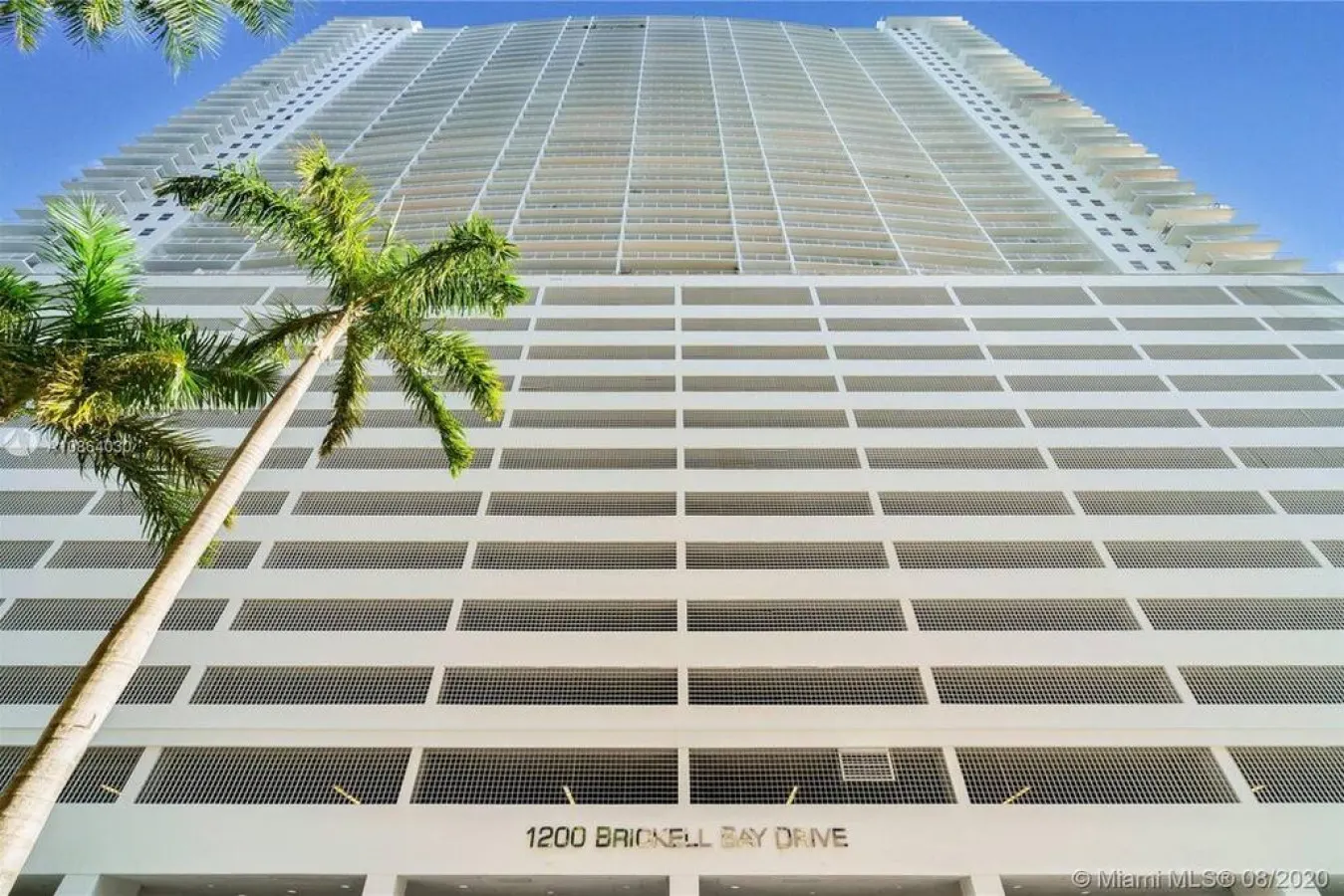 Luxurious private unit with parking 10