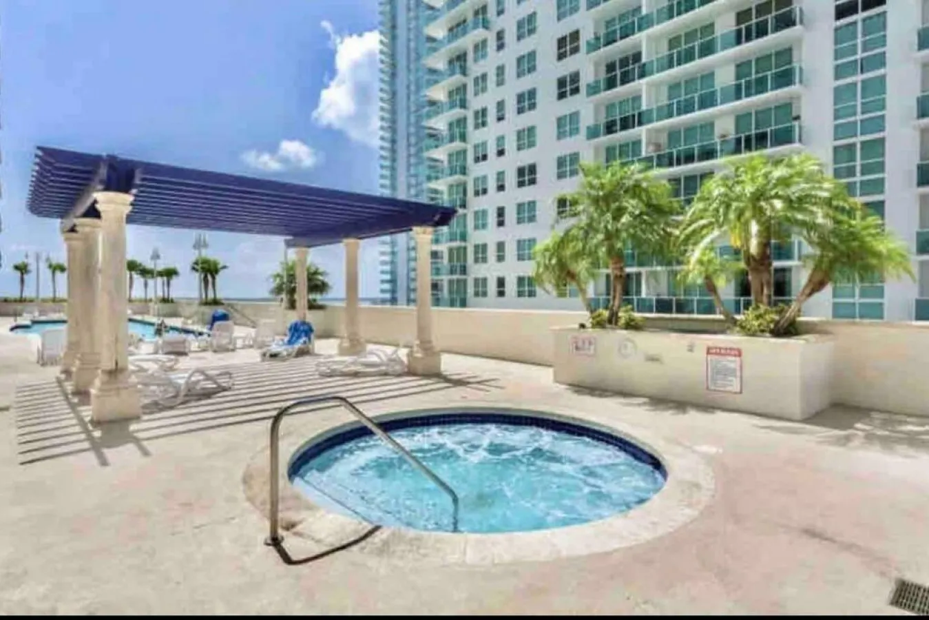 Luxurious private unit with parking 13