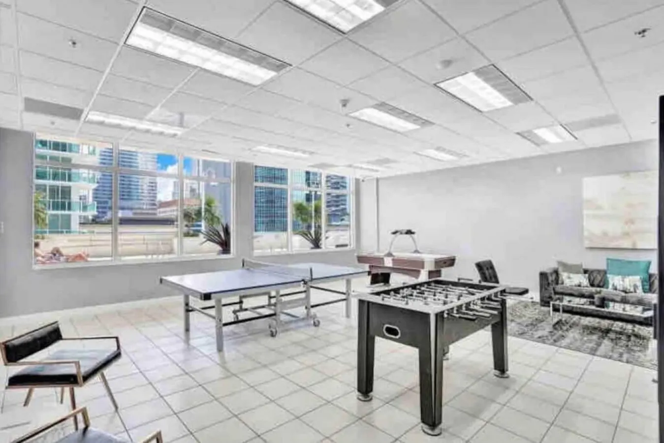 Luxurious private unit with parking 14