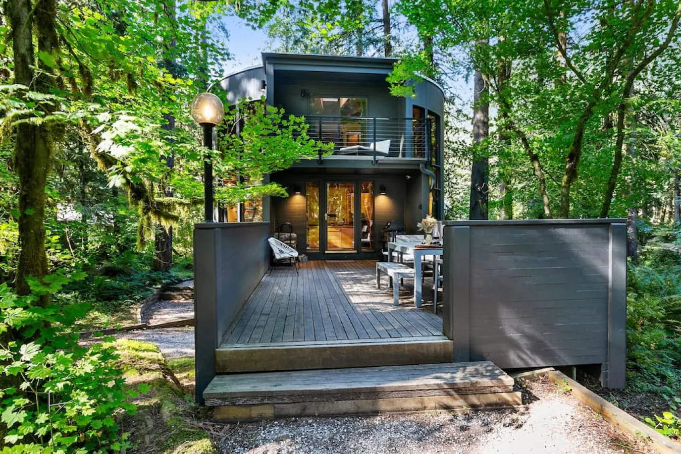 Architect Designed Round Cabin w Hot Tub & Sauna