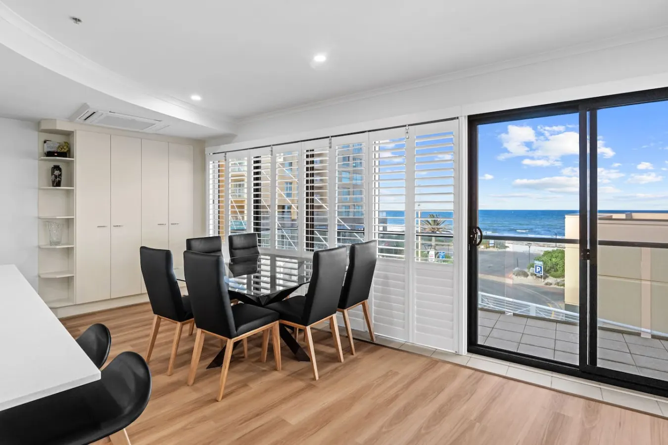 Apartment on the Marina 2