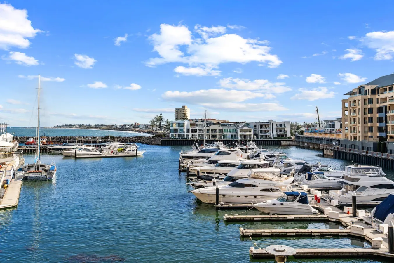 Apartment on the Marina 4