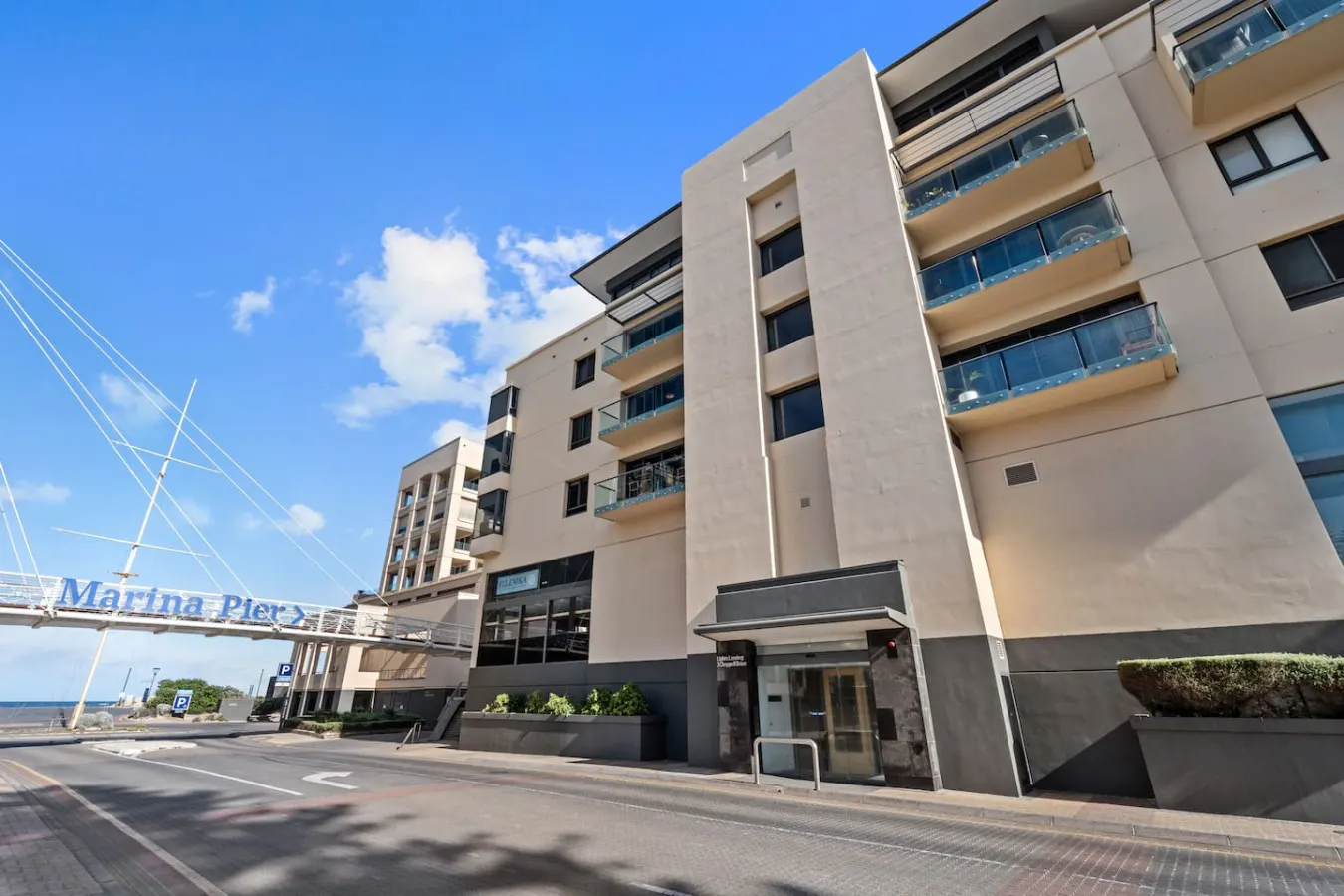 Apartment on the Marina 5