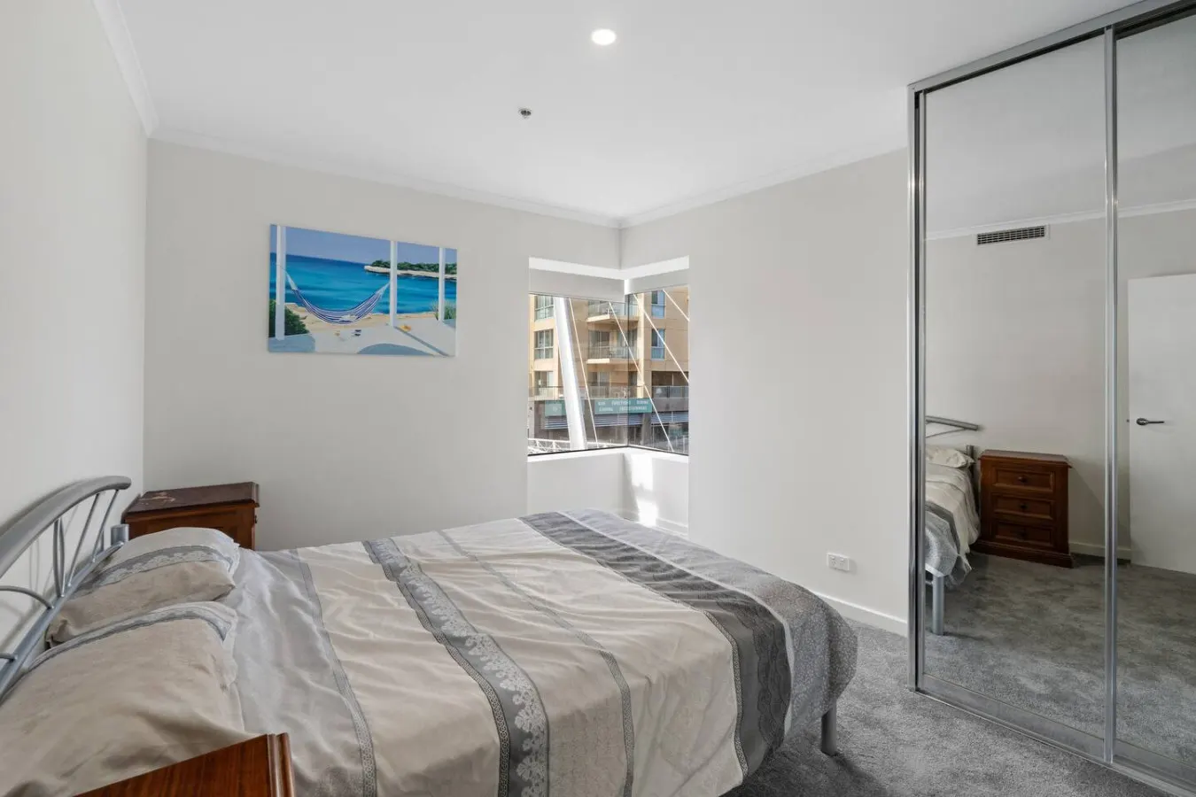 Apartment on the Marina 7