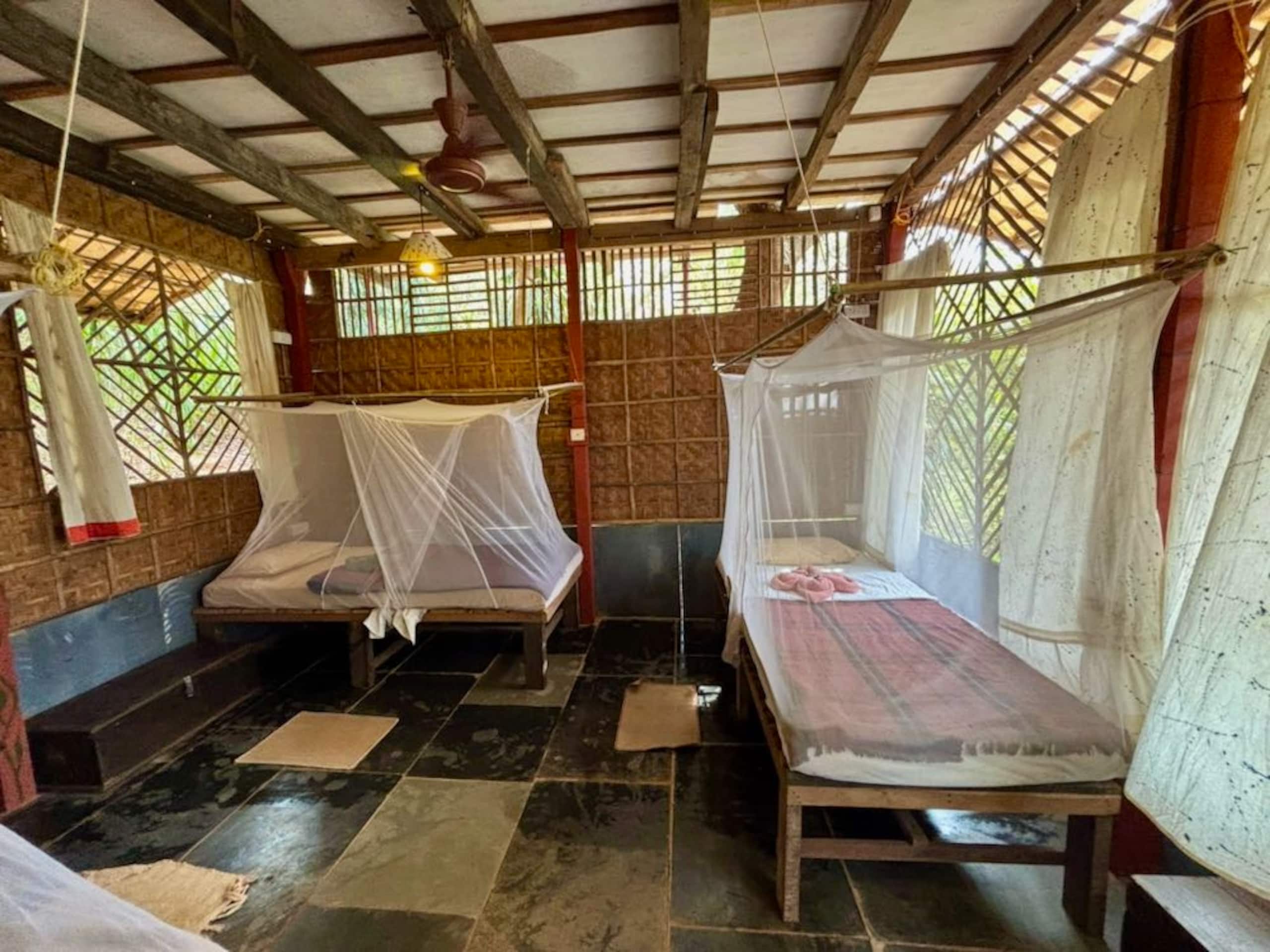 Jungle Mixed Hostel 22