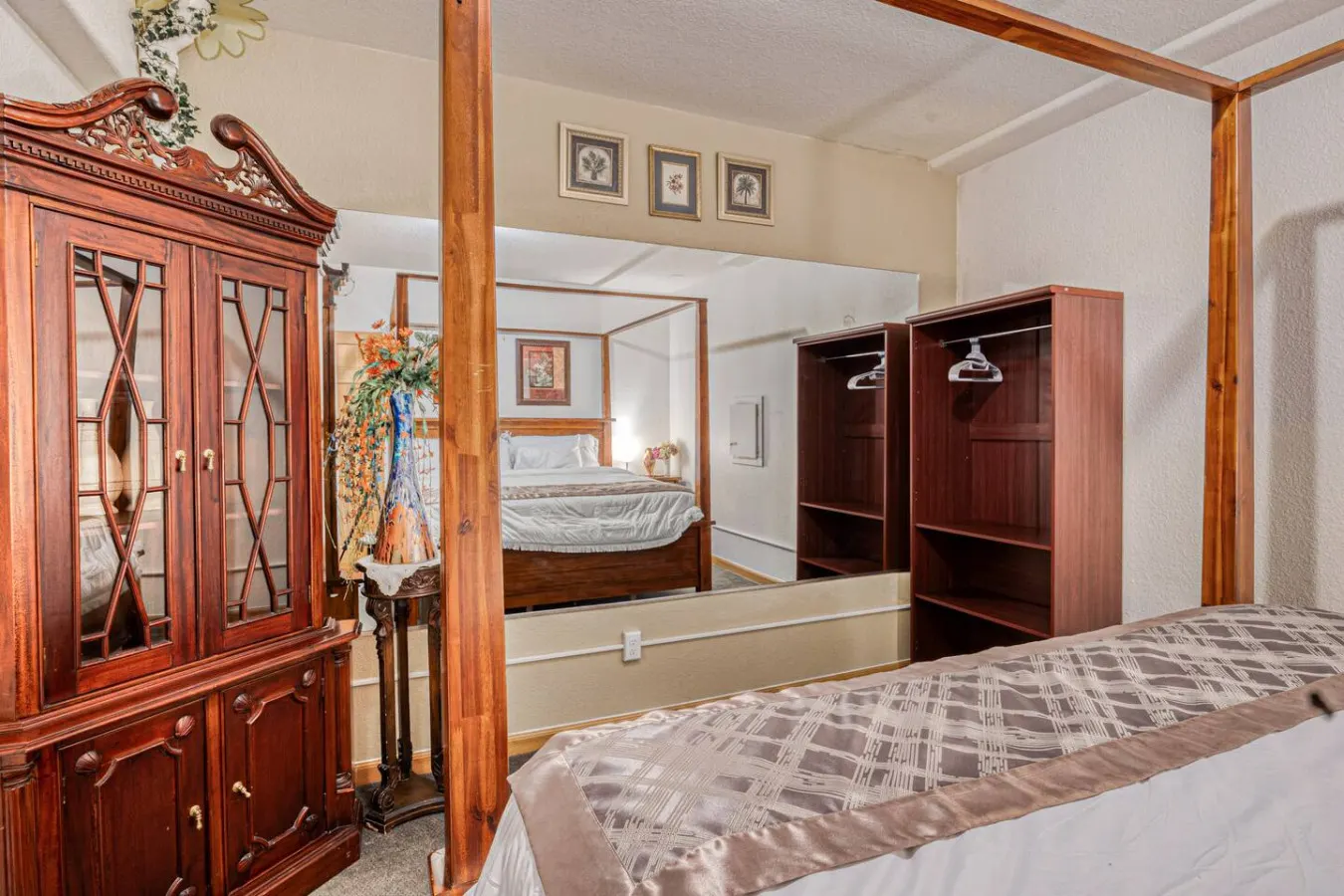 Walkout Private Basement Outlet/Golf Course/Lake 13
