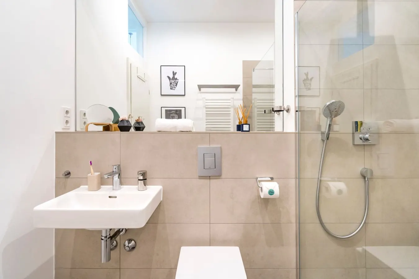 2-Bedroom Apartment with 2 Bathrooms & Balcony 14